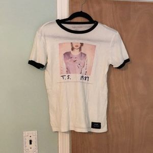 Taylor Swift 1989 Tour T-shirt